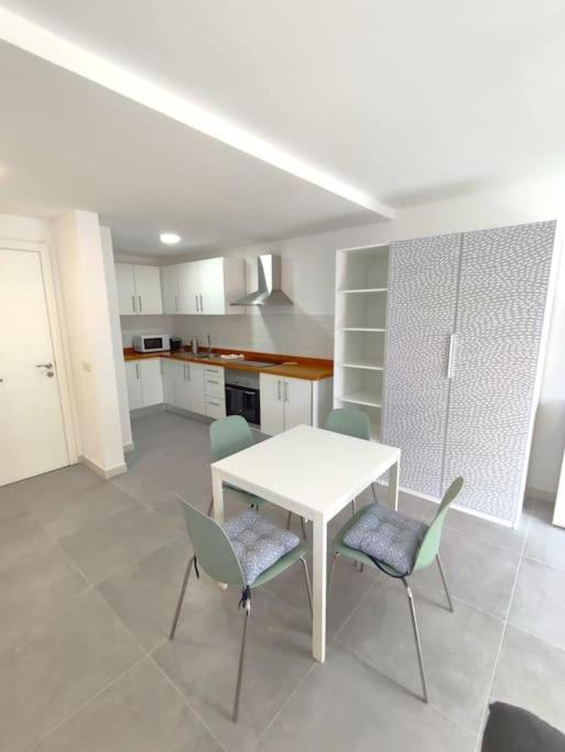 Apartament Near The Ocean In Playa San Juan Exteriör bild